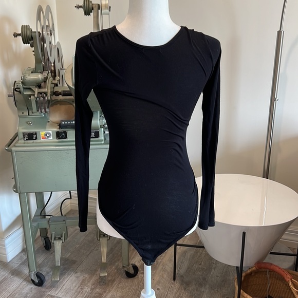 Nasty Gal Black Long Sleeve Bodysuit - Size 4 - Picture 2 of 3